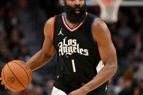 九州体育-火箭队球员詹姆斯哈登因伤将缺席两轮比赛