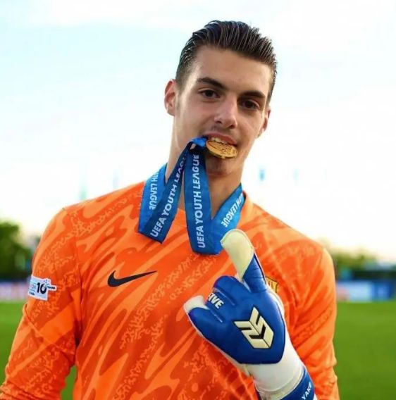 巴塞罗那门将最好门将